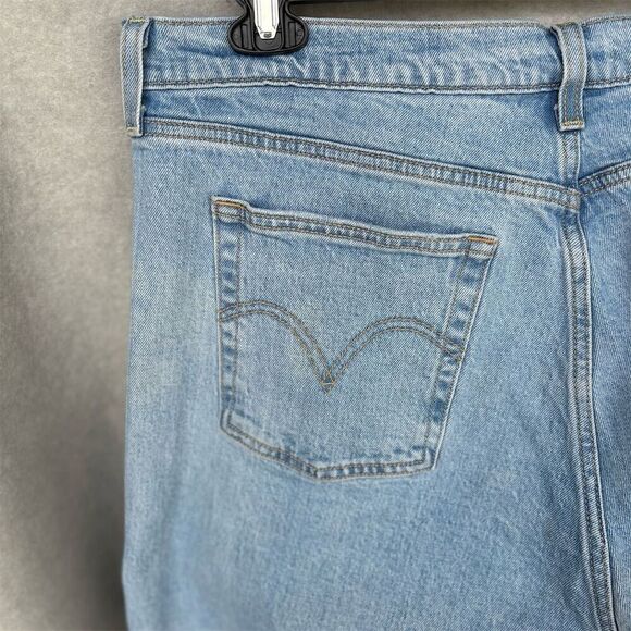 Levi's Women's High Rise Wedgie Jeans Size 34 Blue Light Wash Distressed - Picture 3 of 8